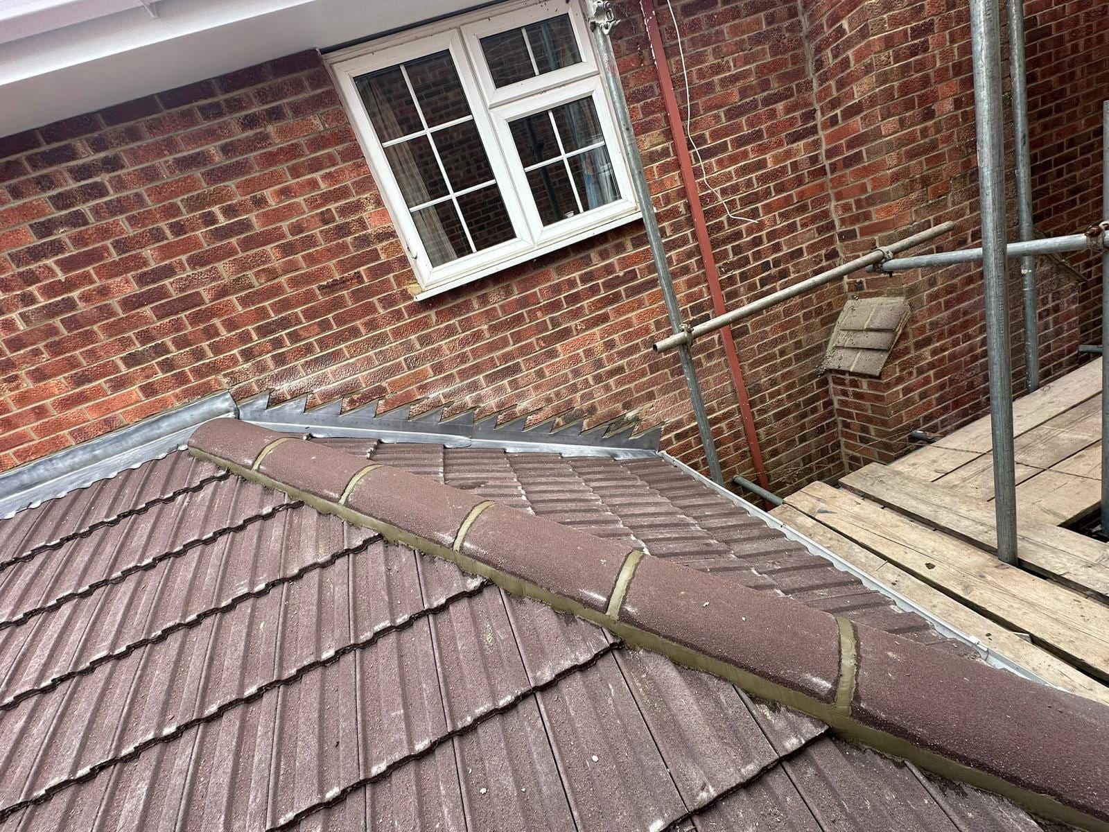 Tiled and slate roofing project by Active Roofing in Hertfordshire
